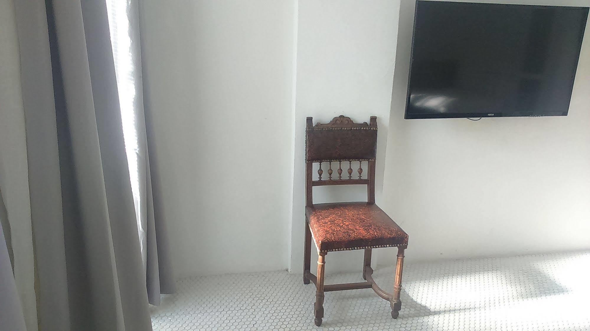 白狗公寓amo B&B市區金三角 東大門夜市 Hualien City Luaran gambar